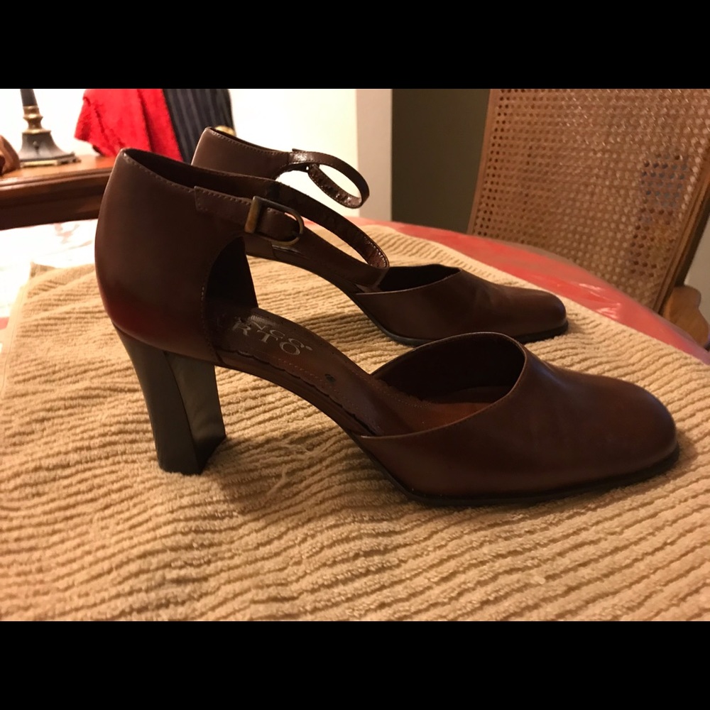Vintage tan shoes size 9 Med. Great condition! - Picture 2 of 4